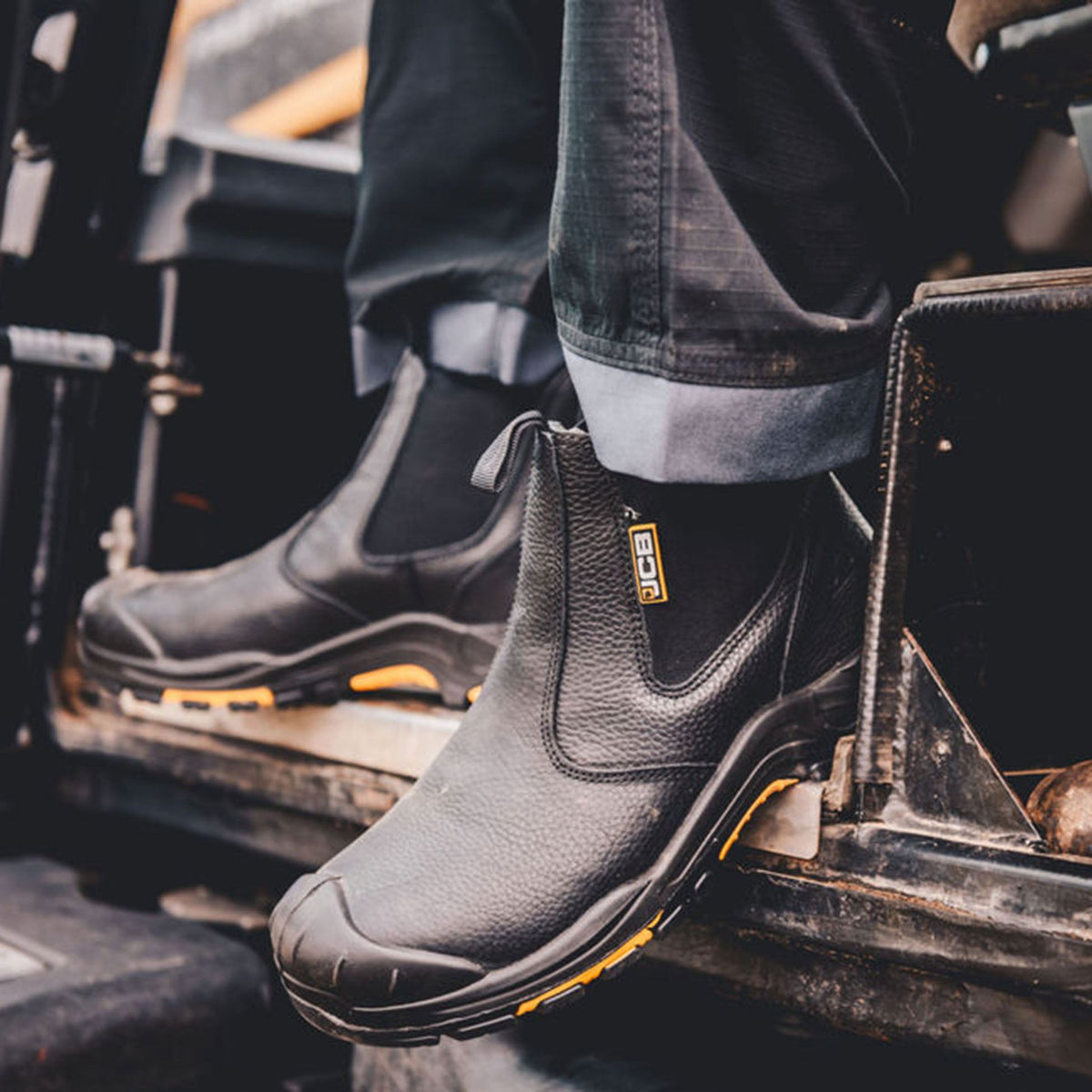 JCB Workwear S3 Metal Free Dealer Boots